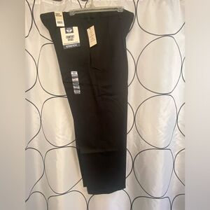 Dockers - Comfort Khaki - Relaxed Fit - Pleated - Stretch